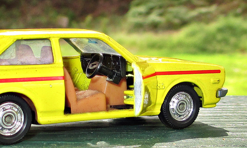 Illustration for article titled Land of the Rising Sun Day: Tomica Dandy Toyota Corolla Lift Back